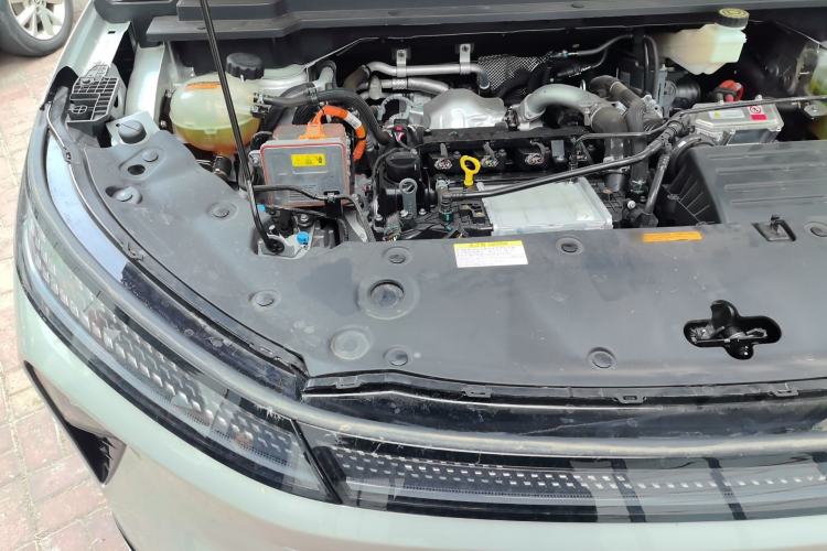 Used Dongfeng Aeolus L8 2025 Model 185KM Dream Edition Engine Bay Right