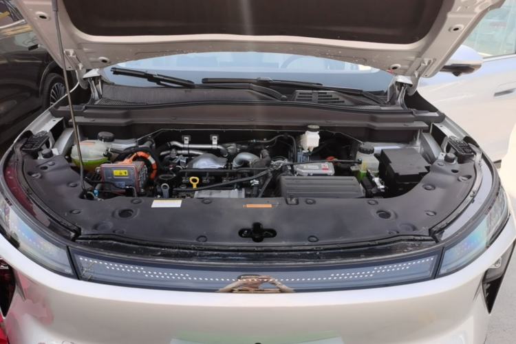 Used Dongfeng Aeolus L8 2025 Model 112KM Dream Edition Engine Bay