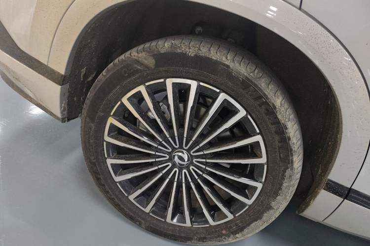 Used Dongfeng Aeolus L8 2025 Model 185KM Dream Edition Exterior 5