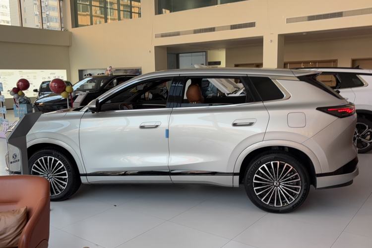 Used Dongfeng Aeolus L8 2025 Model 185KM Dream Edition Exterior 5