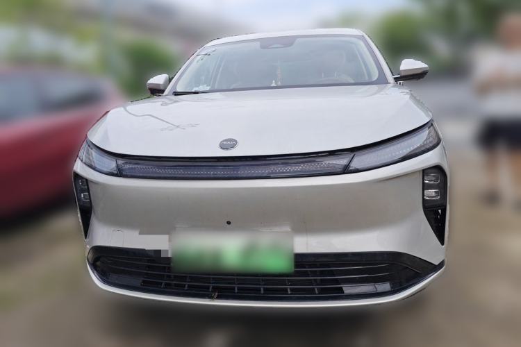 Used Dongfeng Aeolus L8 2025 Model 185KM Dream Edition Front