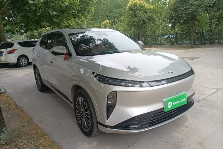 Used Dongfeng Aeolus L8 2025 Model 185KM Dream Edition Front Right 45 Deg