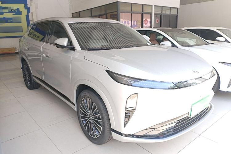 Used Dongfeng Aeolus L8 2025 Model 185KM Dream Edition Front Right 45 Deg