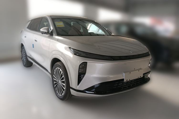 Used Dongfeng Aeolus L8 2025 Model 185KM Dream Edition Front Right 45 Deg