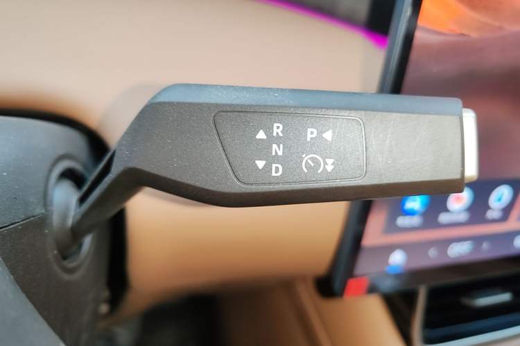 Used Dongfeng Aeolus L8 2025 Model 185KM Dream Edition Gear Lever