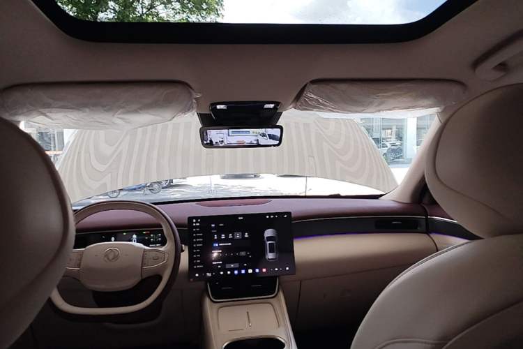 Used Dongfeng Aeolus L8 2025 Model 185KM Dream Edition Headliner