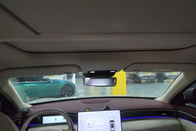 Used Dongfeng Aeolus L8 2025 Model 185KM Dream Edition Headliner
