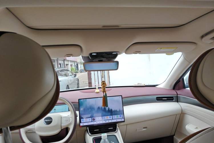 Used Dongfeng Aeolus L8 2025 Model 185KM Dream Edition Headliner