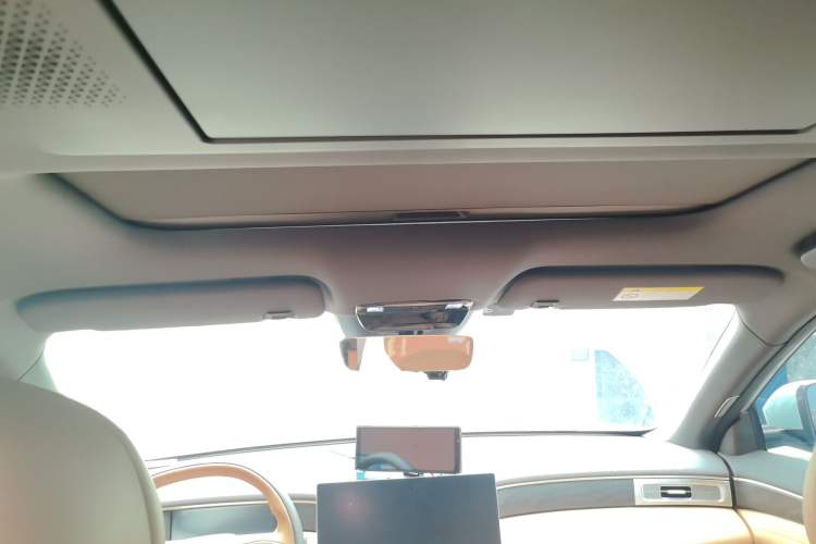 Used Dongfeng Aeolus L8 2025 Model 185KM Dream Edition Headliner