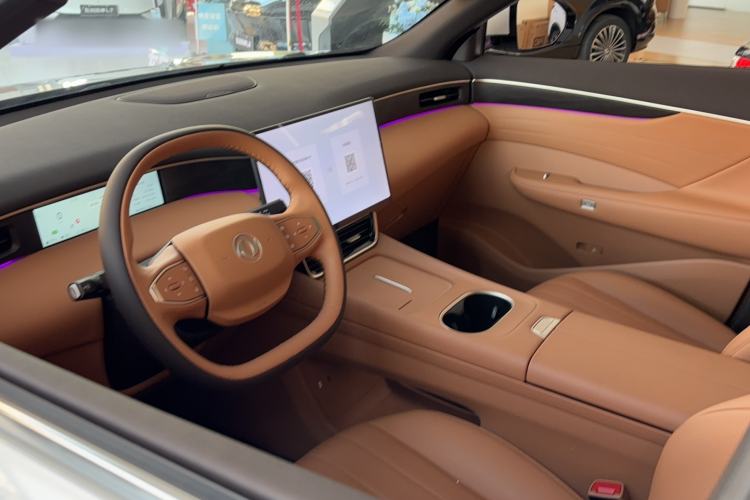 Used Dongfeng Aeolus L8 2025 Model 185KM Dream Edition Interior 1