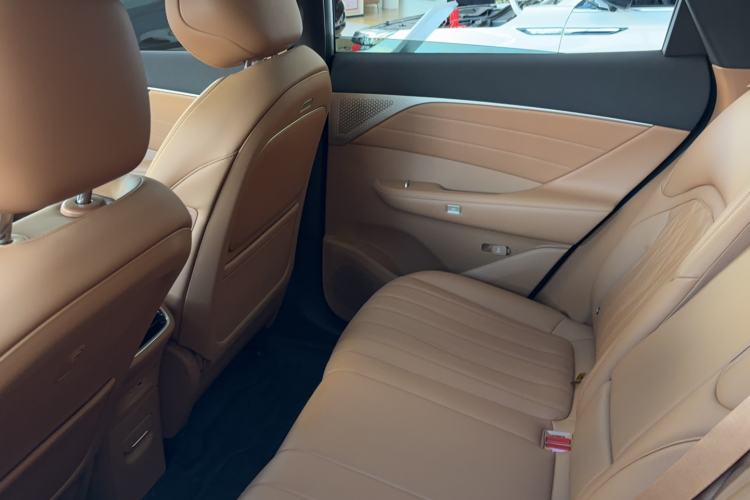 Used Dongfeng Aeolus L8 2025 Model 185KM Dream Edition Interior 2