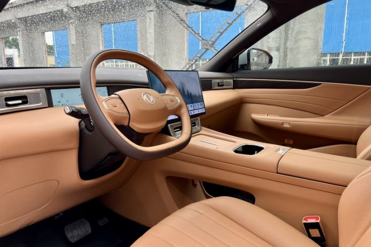 Used Dongfeng Aeolus L8 2025 Model 185KM Dream Edition Interior 2