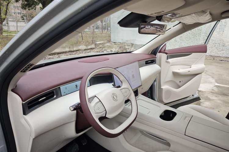 Used Dongfeng Aeolus L8 2025 Model 112KM Dream Edition Interior 6