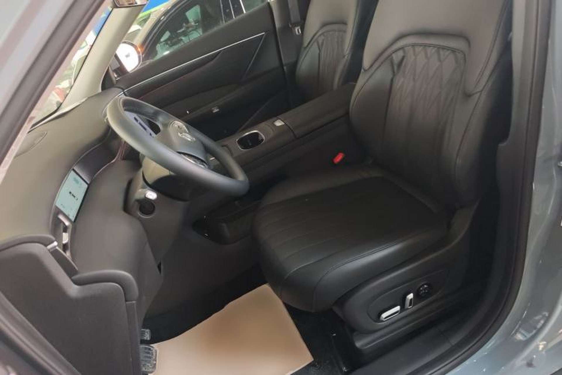 Used Dongfeng Aeolus L8 2025 Model 112KM Dream Edition Left Front Seat