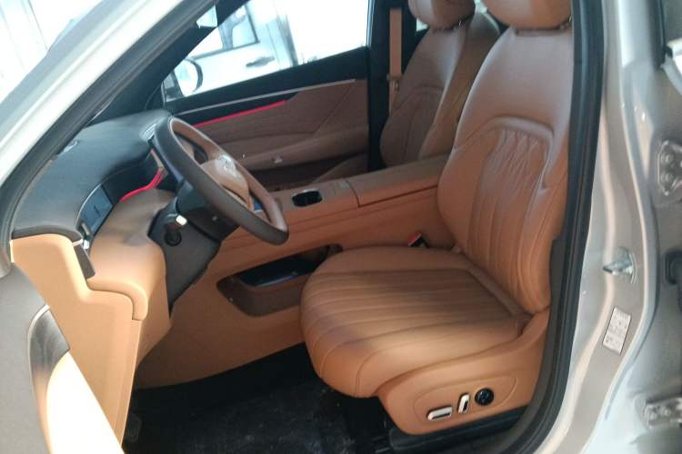 Used Dongfeng Aeolus L8 2025 Model 185KM Dream Edition Left Front Seat