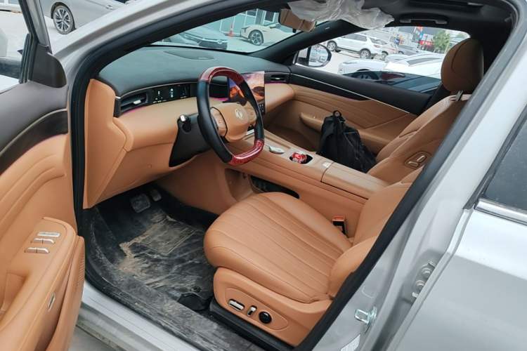 Used Dongfeng Aeolus L8 2025 Model 185KM Dream Edition Left Front Seat
