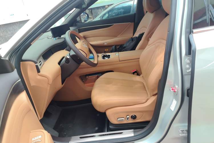 Used Dongfeng Aeolus L8 2025 Model 185KM Dream Edition Left Front Seat