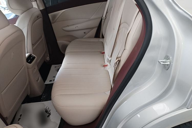 Used Dongfeng Aeolus L8 2025 Model 185KM Dream Edition Left Rear Seat