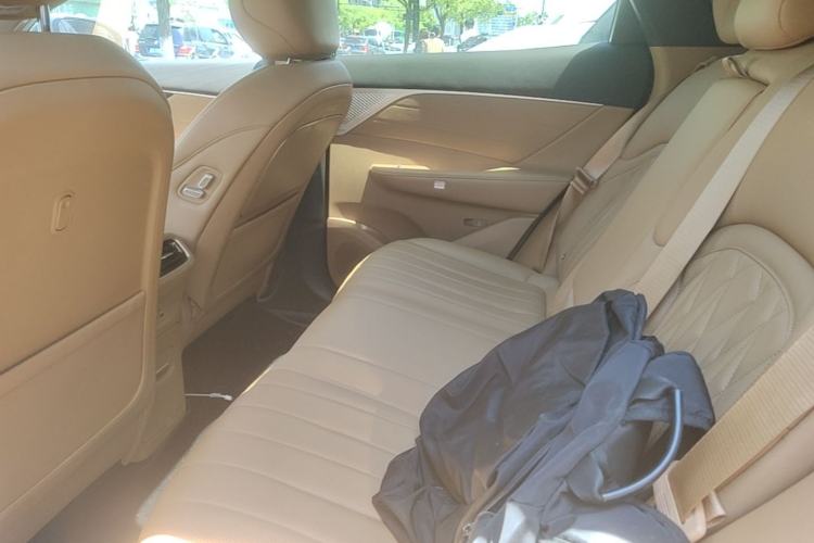 Used Dongfeng Aeolus L8 2025 Model 185KM Dream Edition Left Rear Seat
