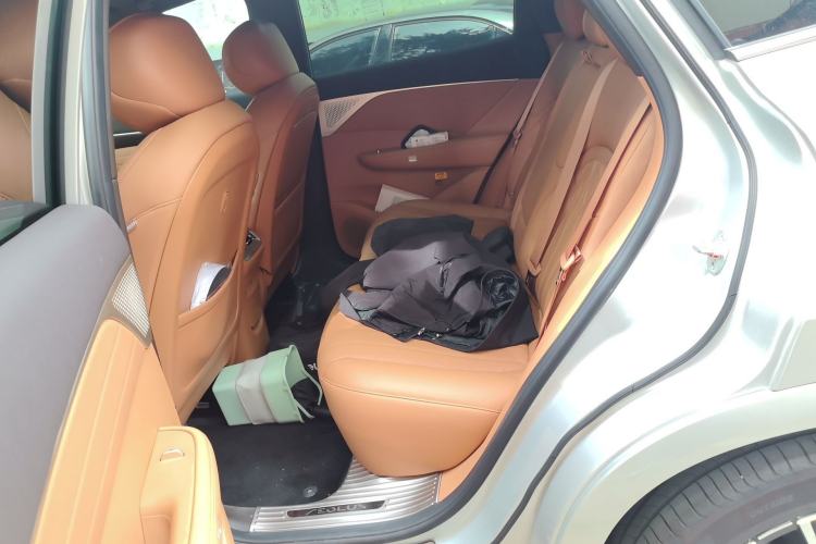 Used Dongfeng Aeolus L8 2025 Model 185KM Dream Edition Left Rear Seat