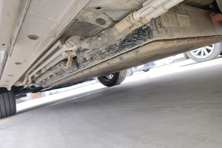 Used Dongfeng Aeolus L8 2025 Model 185KM Dream Edition Left Side Sill
