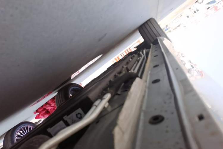 Used Dongfeng Aeolus L8 2025 Model 112KM Dream Edition Left Side Sill