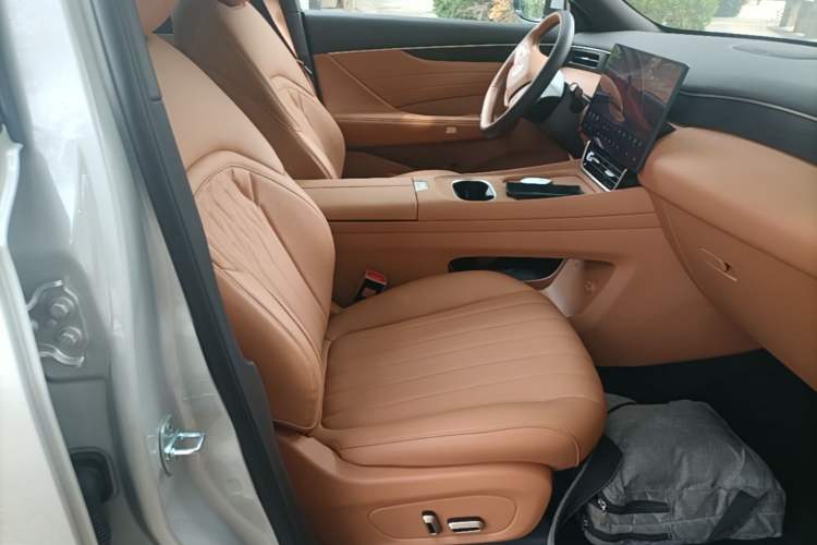 Used Dongfeng Aeolus L8 2025 Model 185KM Dream Edition Right Front Seat
