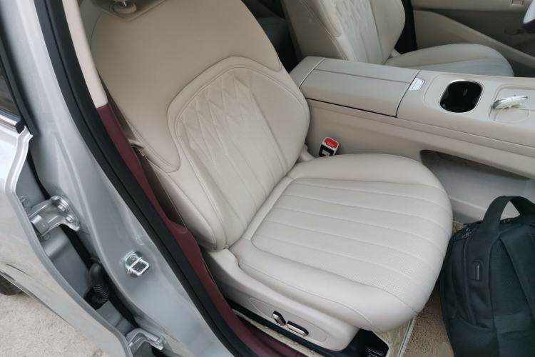 Used Dongfeng Aeolus L8 2025 Model 112KM Dream Edition Right Front Seat