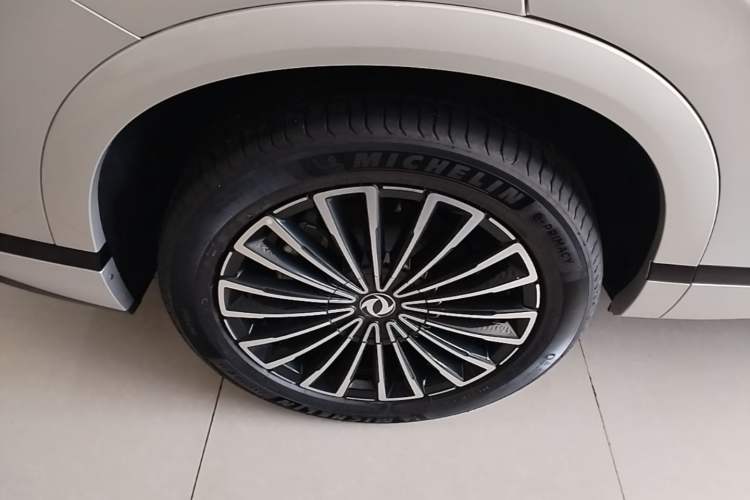 Used Dongfeng Aeolus L8 2025 Model 185KM Dream Edition Right Rear Wheel Hub