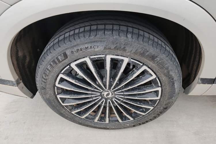 Used Dongfeng Aeolus L8 2025 Model 185KM Dream Edition Right Rear Wheel Hub