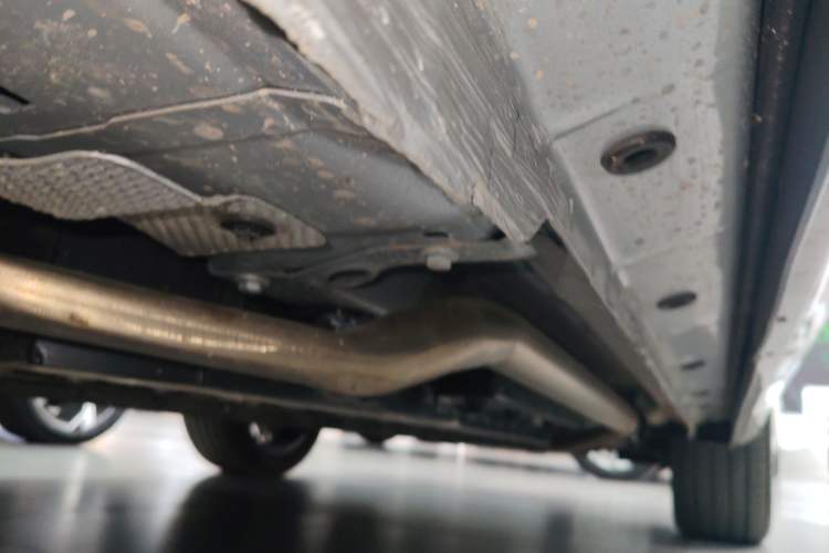 Used Dongfeng Aeolus L8 2025 Model 185KM Ideal Edition Right Side Sill