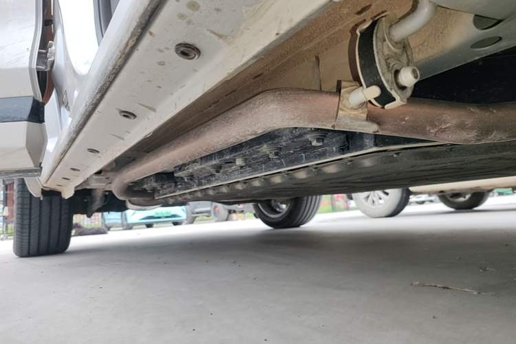 Used Dongfeng Aeolus L8 2025 Model 185KM Dream Edition Right Side Sill