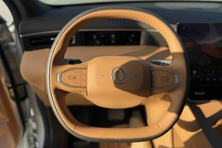 Used Dongfeng Aeolus L8 2025 Model 185KM Ideal Edition Steering Wheel