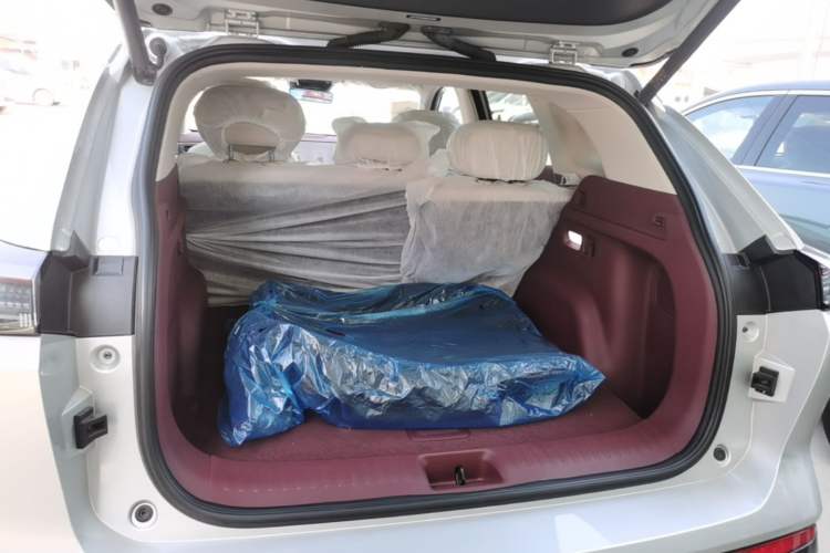 Used Dongfeng Aeolus L8 2025 Model 112KM Dream Edition Trunk