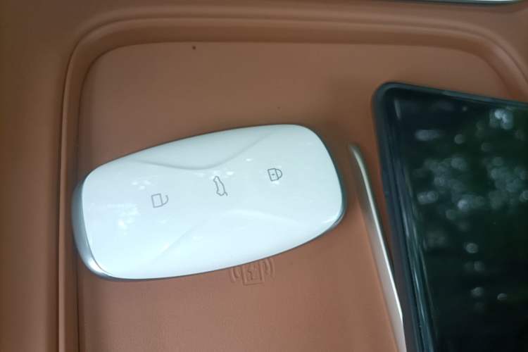 Used Dongfeng Aeolus L8 2025 Model 185KM Dream Edition Vehicle Key