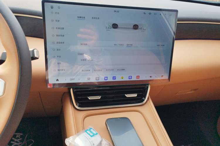 Used Dongfeng Aeolus L8 2025 Model 185KM Dream Edition Audio And AC Panel