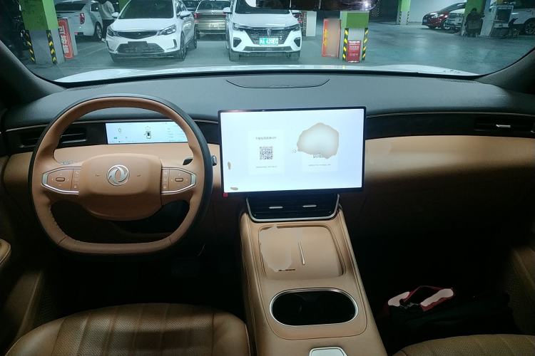Used Dongfeng Aeolus L8 2025 Model 112KM Ideal Edition Center Console