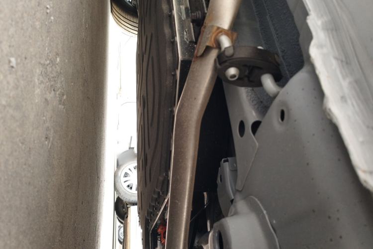 Used Dongfeng Aeolus L8 2025 Model 185KM Dream Edition Chassis Front Right