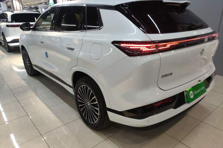 Used Dongfeng Aeolus L8 2025 Model 185KM Ideal Edition Exterior 2