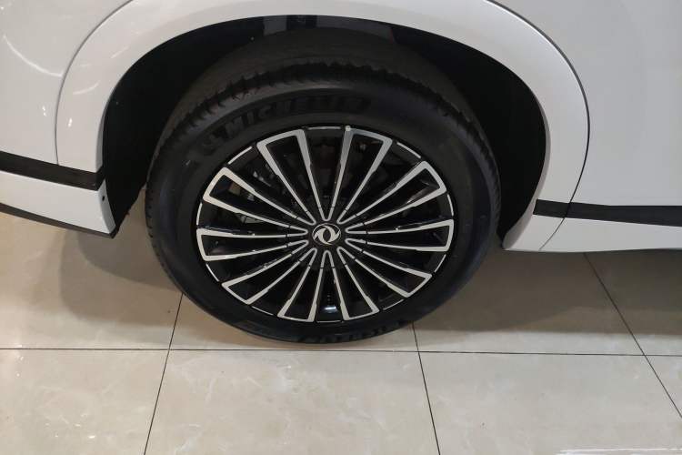 Used Dongfeng Aeolus L8 2025 Model 185KM Ideal Edition Exterior 5