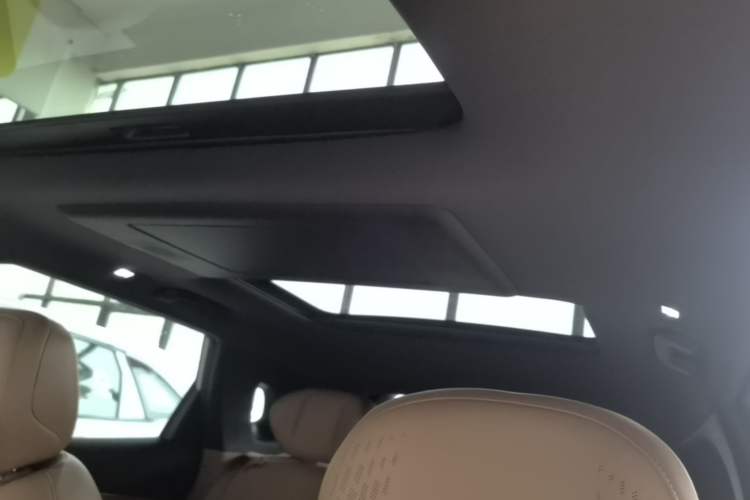 Used Dongfeng Aeolus L8 2025 Model 185KM Dream Edition Headliner