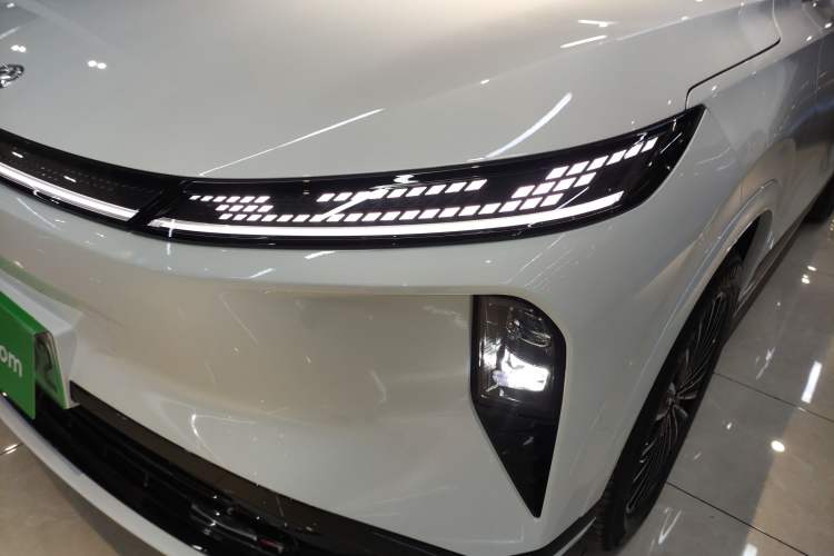 Used Dongfeng Aeolus L8 2025 Model 185KM Ideal Edition Left Front Headlight