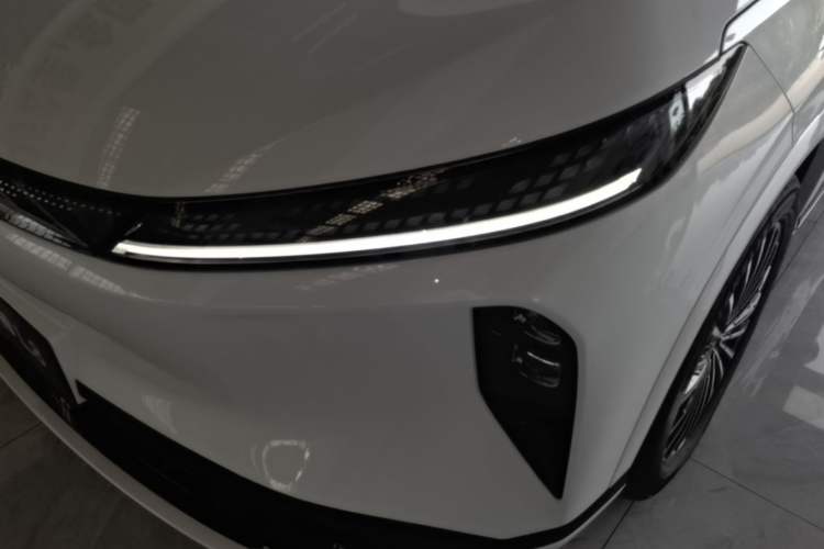 Used Dongfeng Aeolus L8 2025 Model 185KM Dream Edition Left Front Headlight
