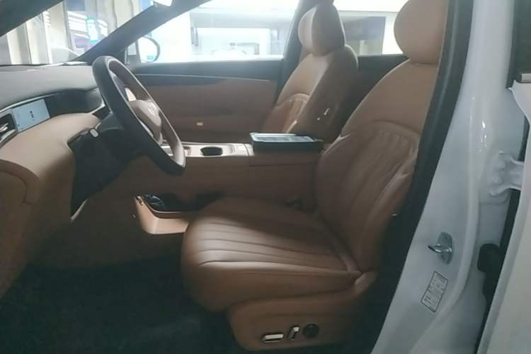 Used Dongfeng Aeolus L8 2025 Model 185KM Dream Edition Left Front Seat