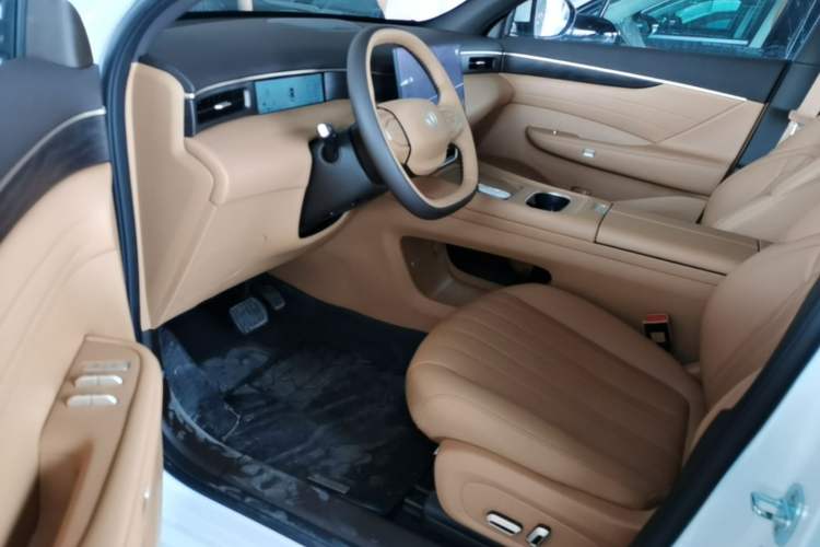 Used Dongfeng Aeolus L8 2025 Model 112KM Ideal Edition Left Front Seat