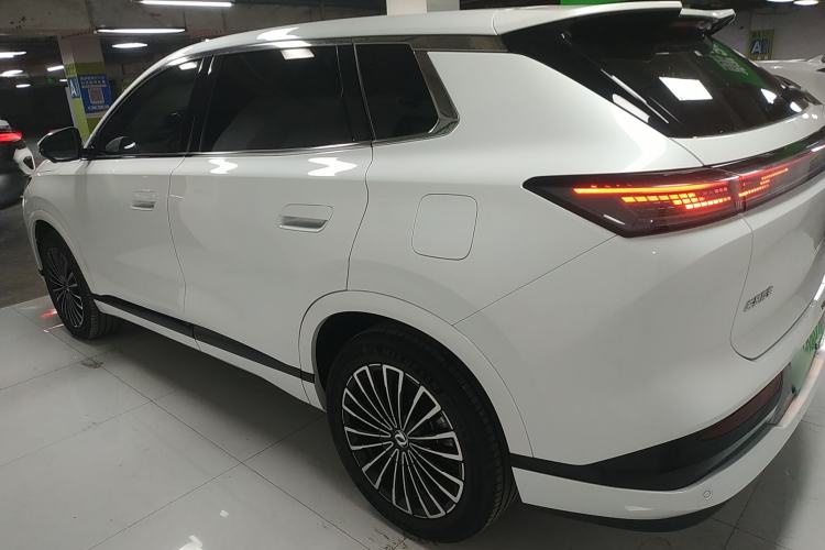 Used Dongfeng Aeolus L8 2025 Model 112KM Ideal Edition Left Side