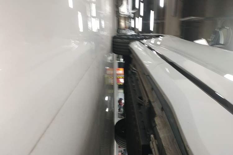 Used Dongfeng Aeolus L8 2025 Model 112KM Ideal Edition Left Side Sill