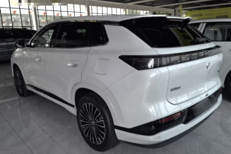 Used Dongfeng Aeolus L8 2025 Model 185KM Dream Edition Rear Left 45 Deg