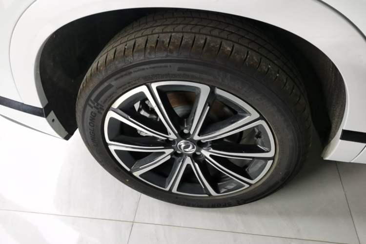 Used Dongfeng Aeolus L8 2025 Model 112KM Ideal Edition Right Rear Wheel Hub