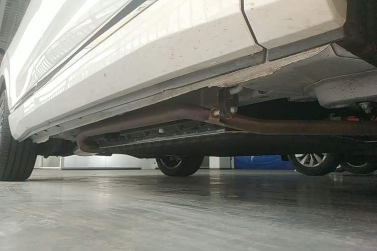 Used Dongfeng Aeolus L8 2025 Model 185KM Dream Edition Right Side Sill